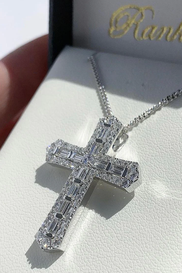 Amélie Diamond Cross - Image 5