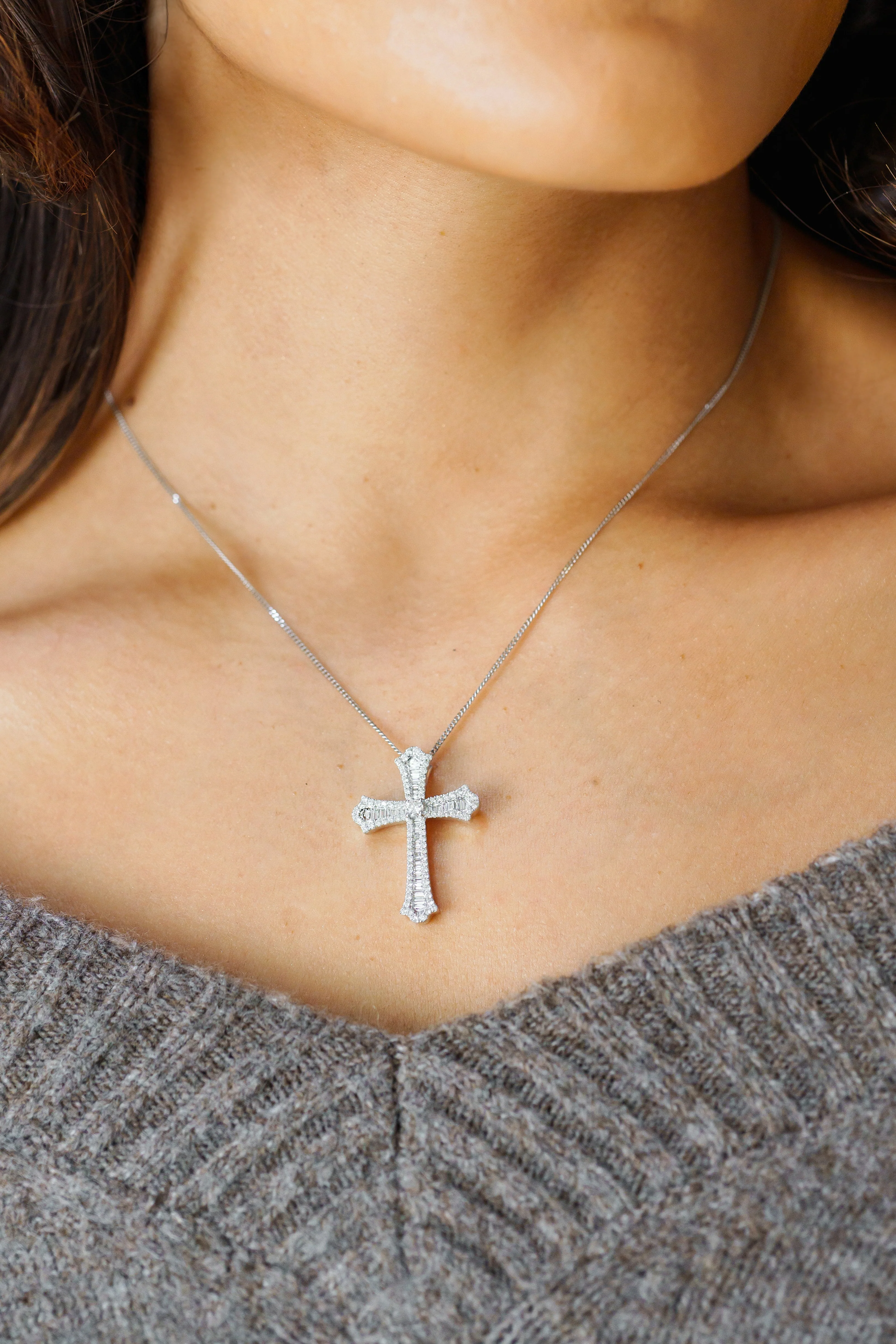 Solitaire Diamond Cross - Image 2
