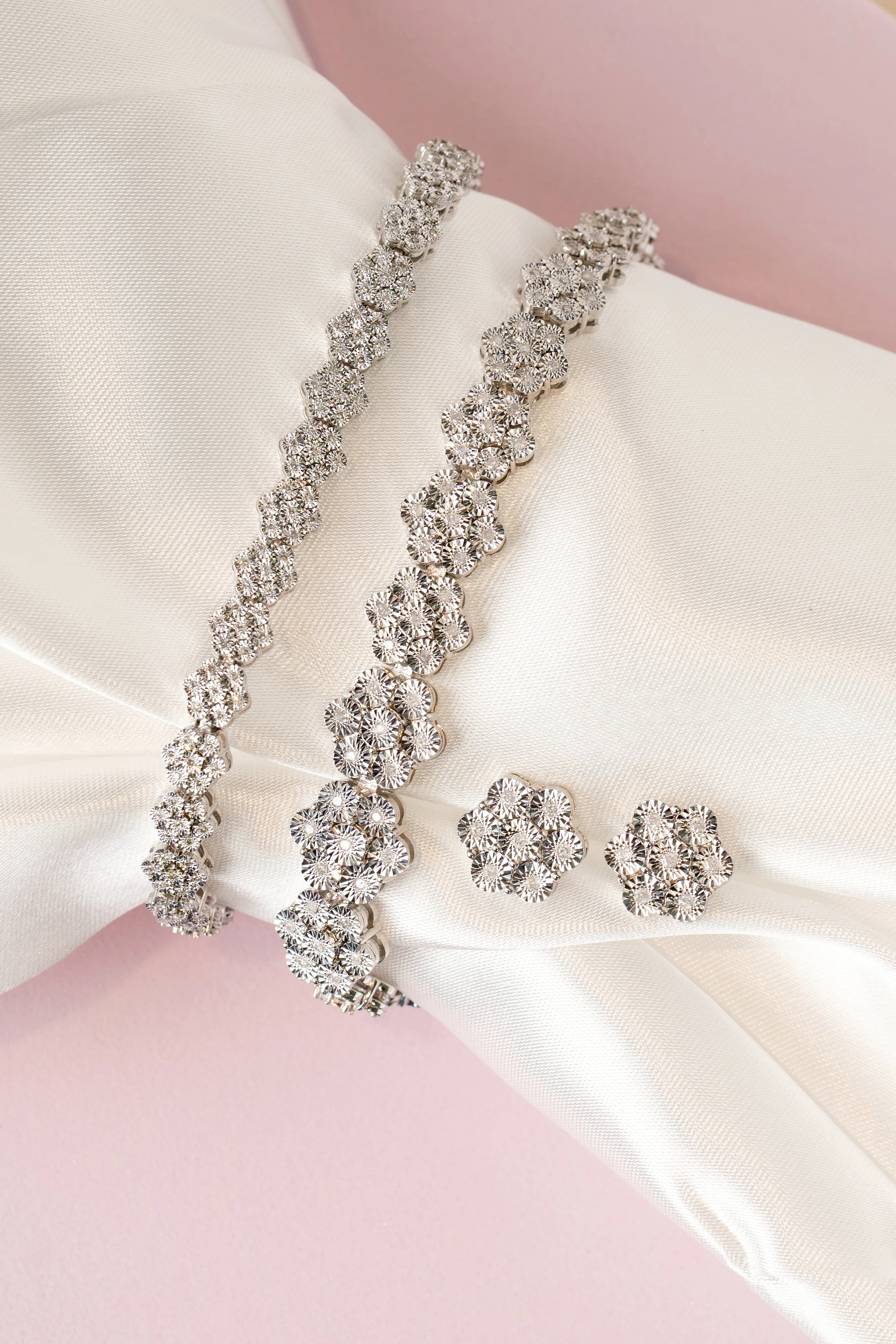 Daisy Illusion Bracelet - Image 4
