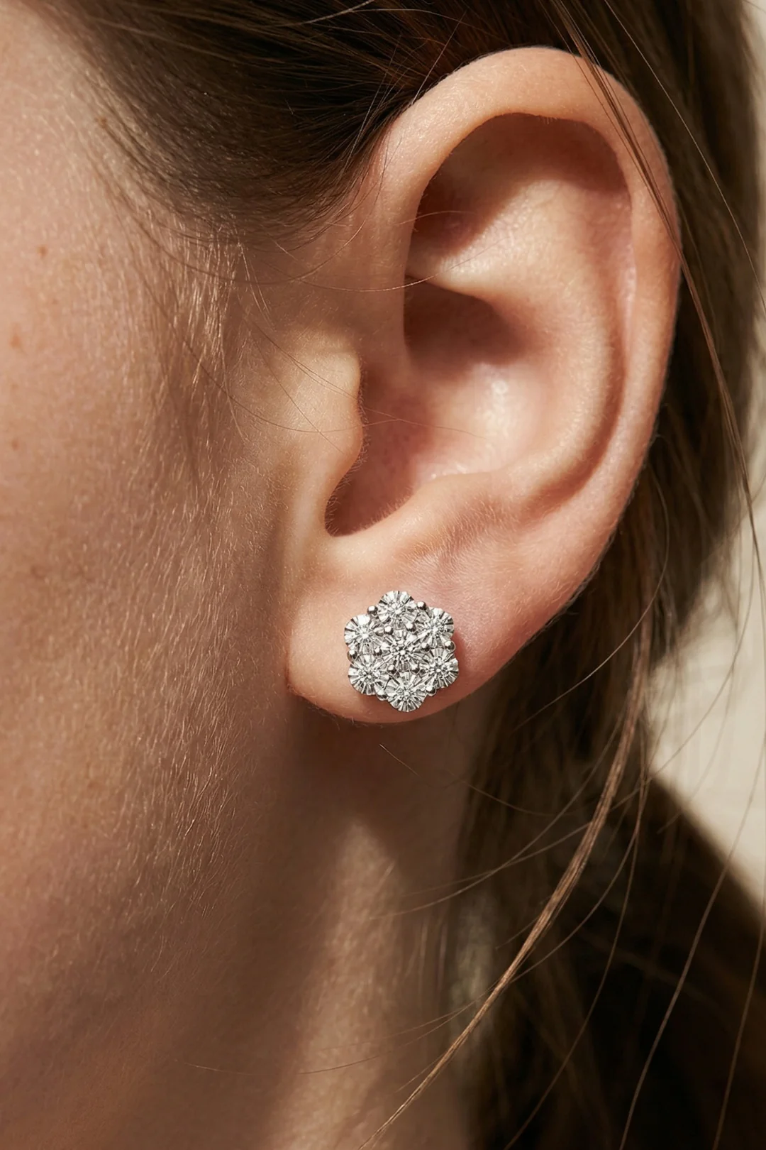 Illusion Daisy Studs - Image 3